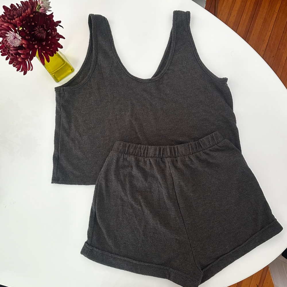 Shorts Lounge Set - Picture 2 of 3